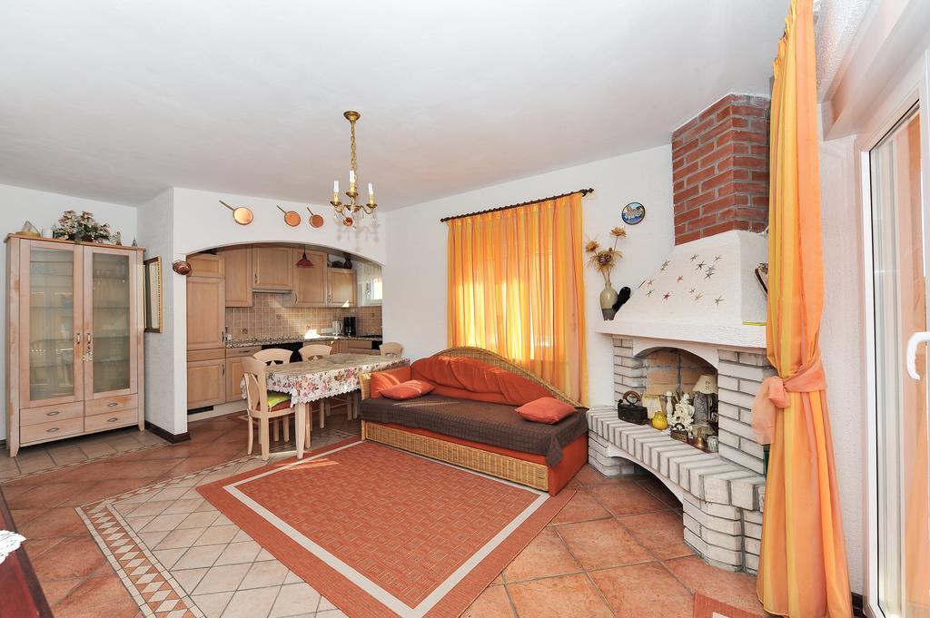 Apartment Bozena Nin Luaran gambar