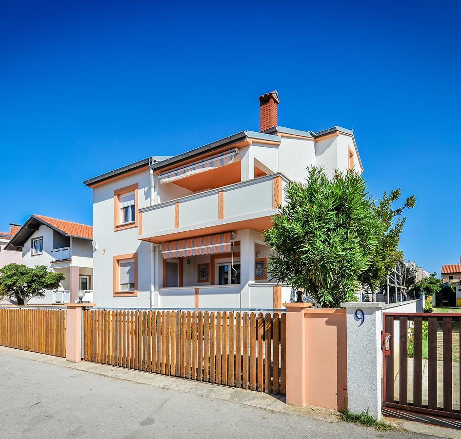 Apartment Bozena Nin Luaran gambar
